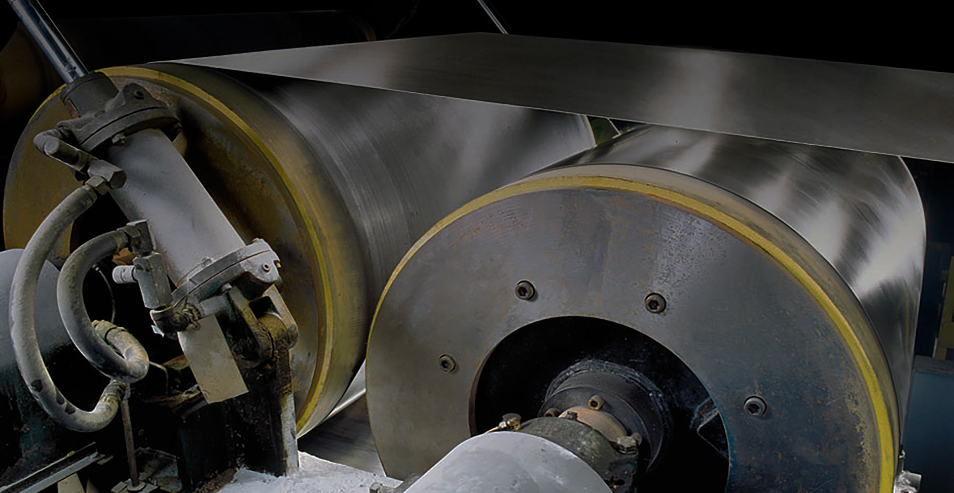 Two large diameter NCCM<sup>®</sup> Premier Yellow bridle rolls